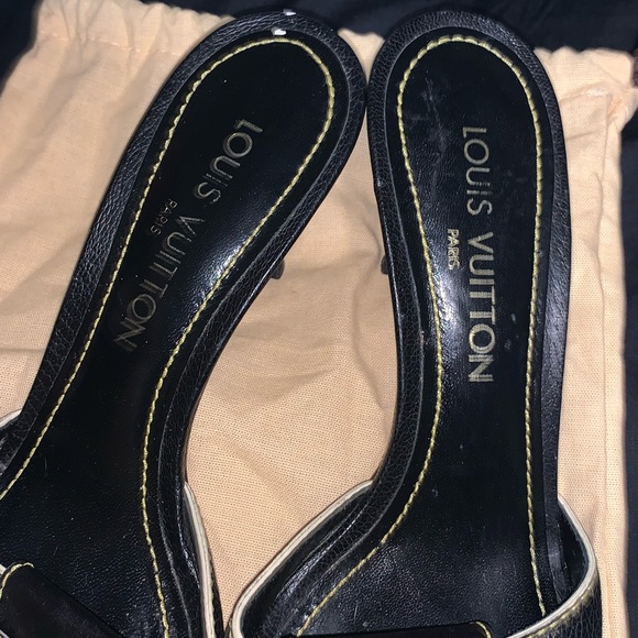 Woman’s Louis Vuitton pumps - Picture 6 of 12